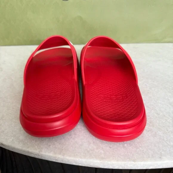 GUCCI 780296 Red Rubber Men's GG Sandals, sz Gucci 6